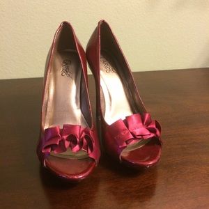 Carlos Santana red heels