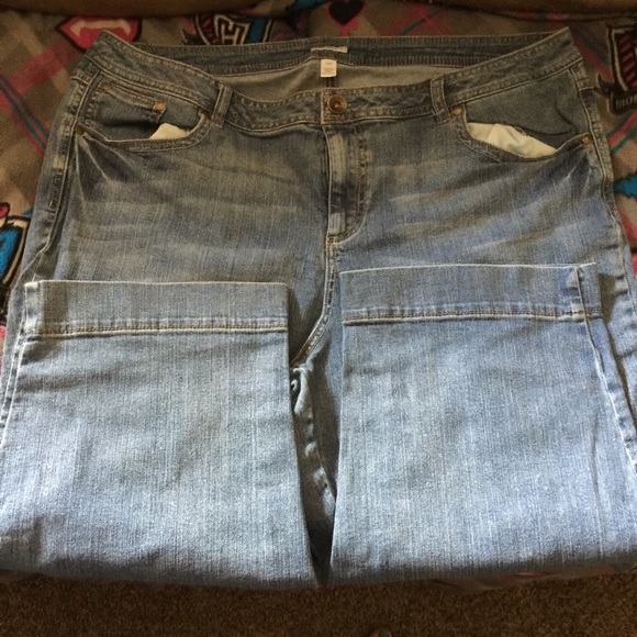 Amazing capris - Picture 2 of 4