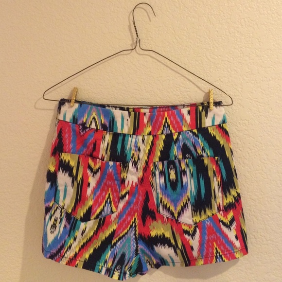Ikat high wasted shorts - Picture 3 of 4