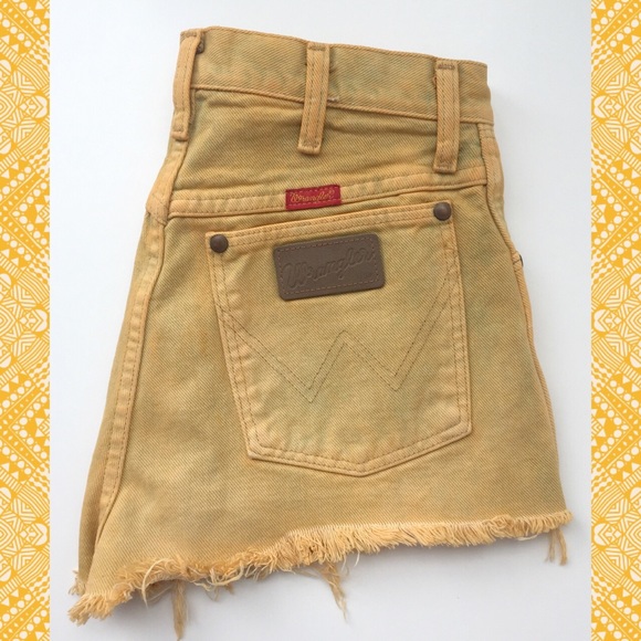 ✂️SOLD ✂️Wrangler High Waisted Yellow Shorts - Picture 1 of 4