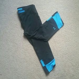 Small Under Armour Capri Leggings