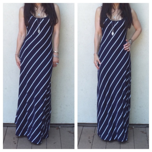 💥💥💥💥Navy Blue striped low back dress SALE - Picture 3 of 4