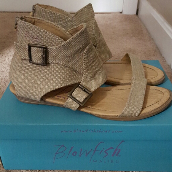 9 1/2 BLOWFISH BARK ROUGHOUT CANVAS SANDALS