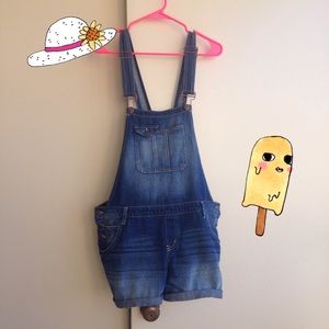 Denim shortalls ☀️