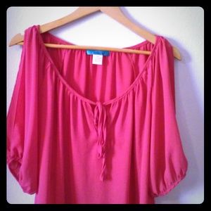 Beautiful Split-Shoulder top from Francesca's!