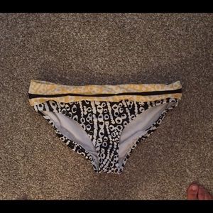 Black and white bathing suit bottoms