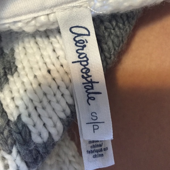 Aeropostale Sweater - Picture 2 of 2