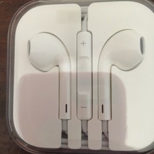 Apple ear buds BRAND NEW NEVER OPENED
