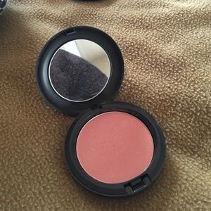 Mac cosmetic beauty powder