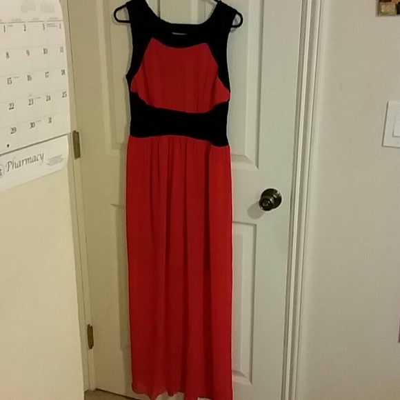 Dresses & Skirts - New Long red dress