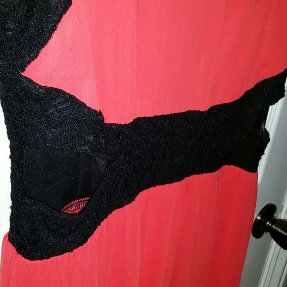 New Long red dress - Picture 3 of 3