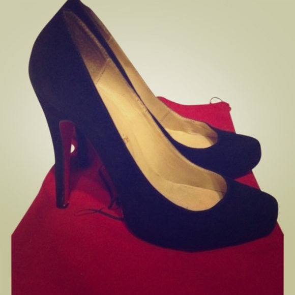 Christian Louboutin Shoes - *325 on PP* Christian Louboutin Rolando Pumps