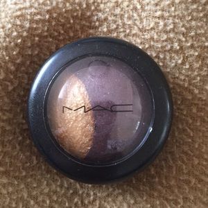 LE MAC MINERALIZE EYESHADOW