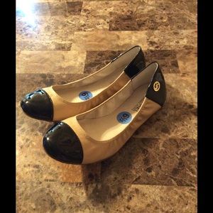 Michael Kors Beige Black Toe Flats