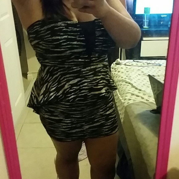 Foreign Exchange Dresses & Skirts - Gold and black tube dress