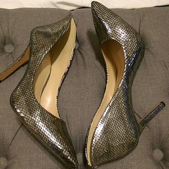 Brand new Jessica Simpson silver snake skin pumps