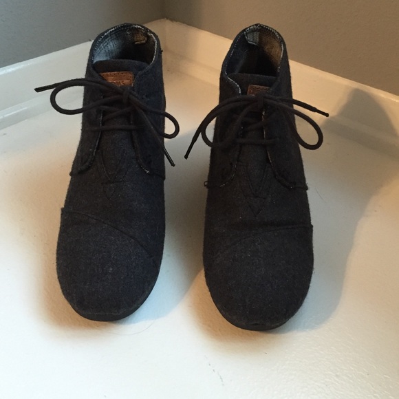 TOMS Shoes - Toms wedge shoes