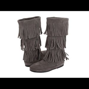 Minnetonka Calf Hi 3-Layer Fringe Boot