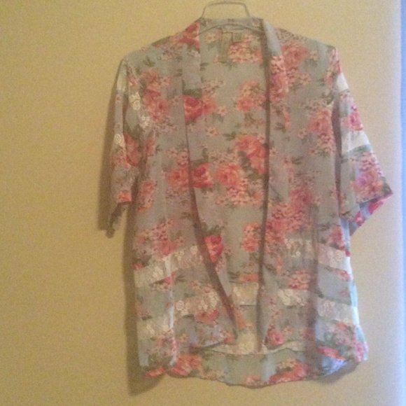 Floral kimono 💕