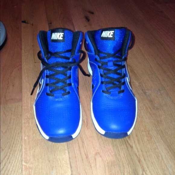New // Nike shoes