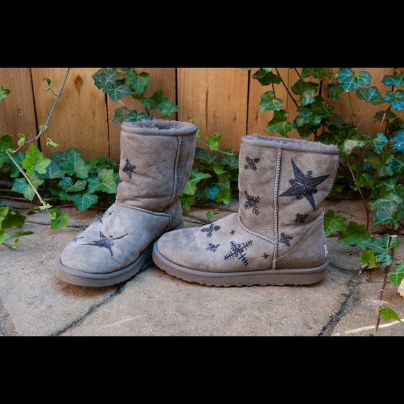 Classic Shirt Grey Snowflake UGG