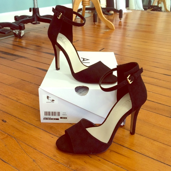 Never worn!! Aldo Adralian BLK suede heels