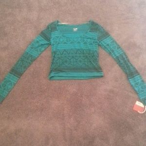 Long sleeve crop top