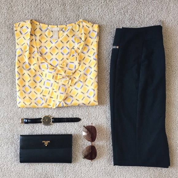 Banana Republic Tops - Banana Republic • Sleeveless Blouse