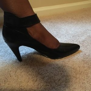 Nine West pumps