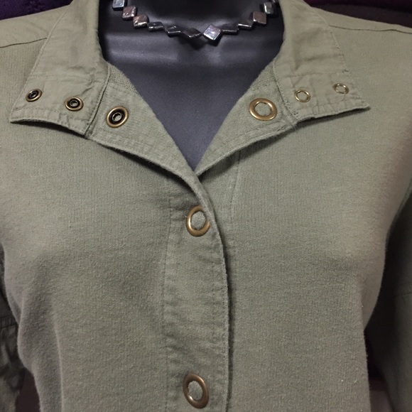 XXBundledXX Style & Co Olive Snap Top - Picture 2 of 4