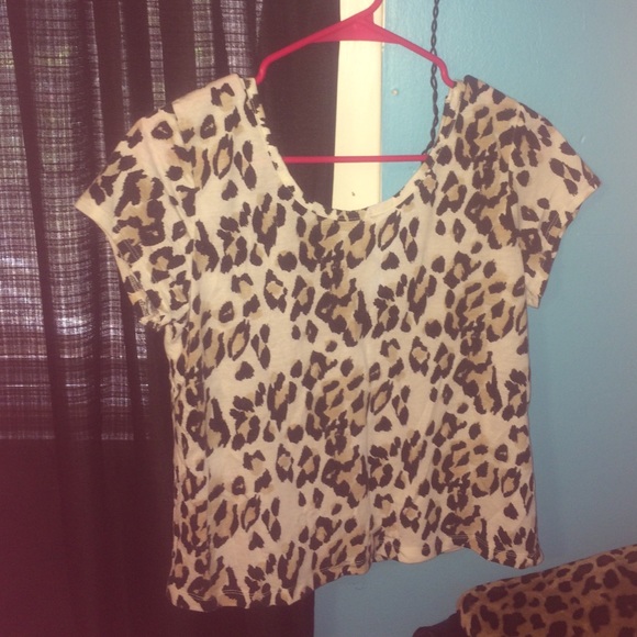 Leopard Crop Top - Picture 1 of 2