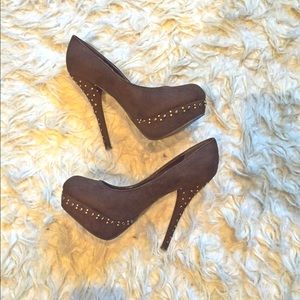 Chocolate brown pumps