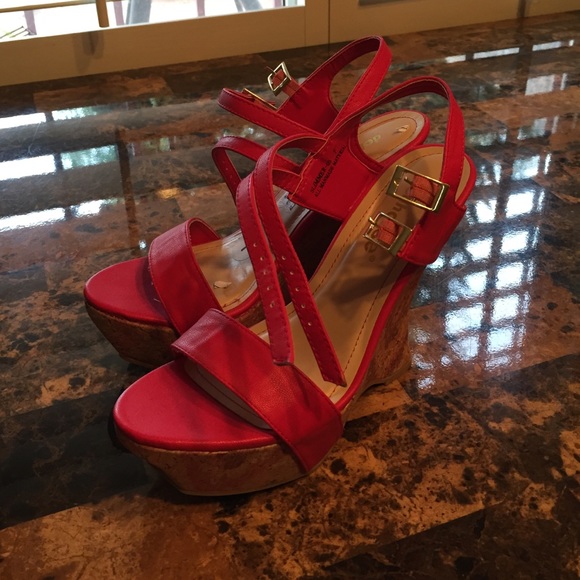 Pink Dollhouse wedges 💕