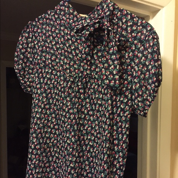 Light flowery top! - Picture 1 of 1