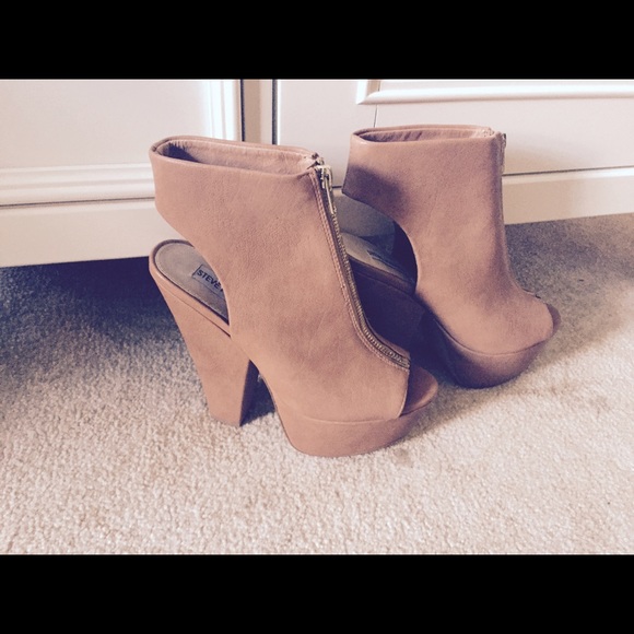 Steve Madden open toe shoes