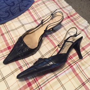 Pointed toe heels. Black with tassels:)