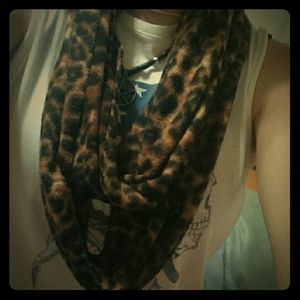 Hot Leopard Print Scarf!