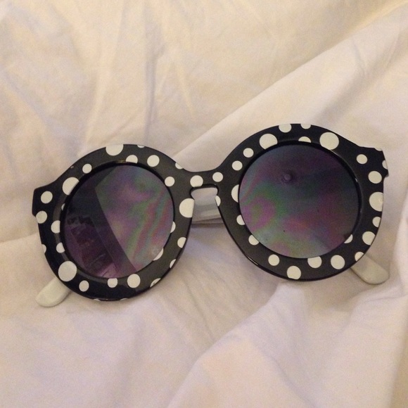 Fun polka dot sunglasses