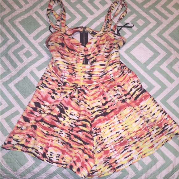 Multi colored Romper - Picture 3 of 4