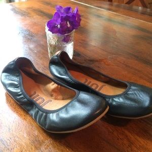 Juil earthing ballet flats