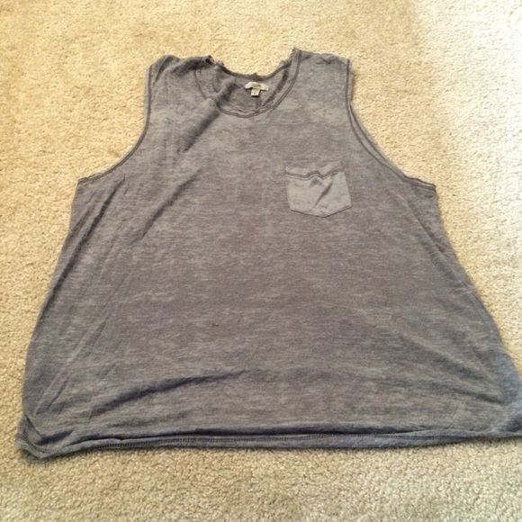 UO - Ecoute Muscle tee