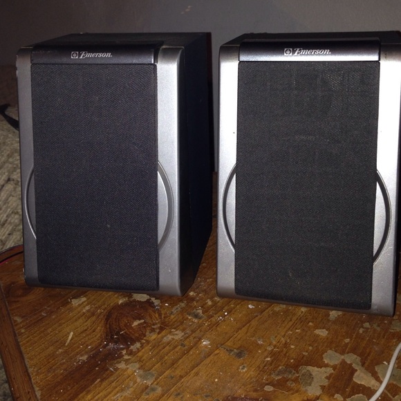 Three disk CD player - Picture 2 of 2