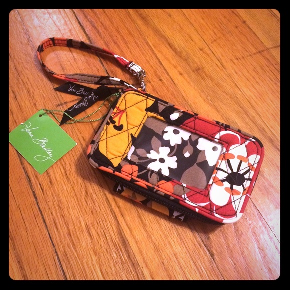 Vera Bradley smartphone wristlet