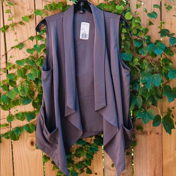 Grey drape vest with pockets