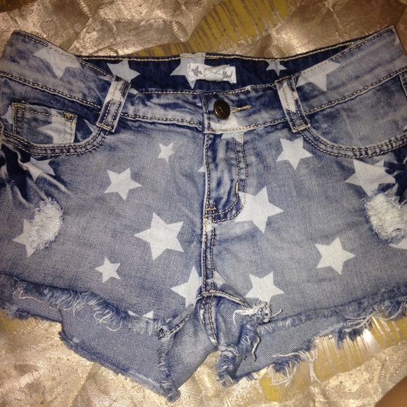 Shorts - Picture 1 of 2