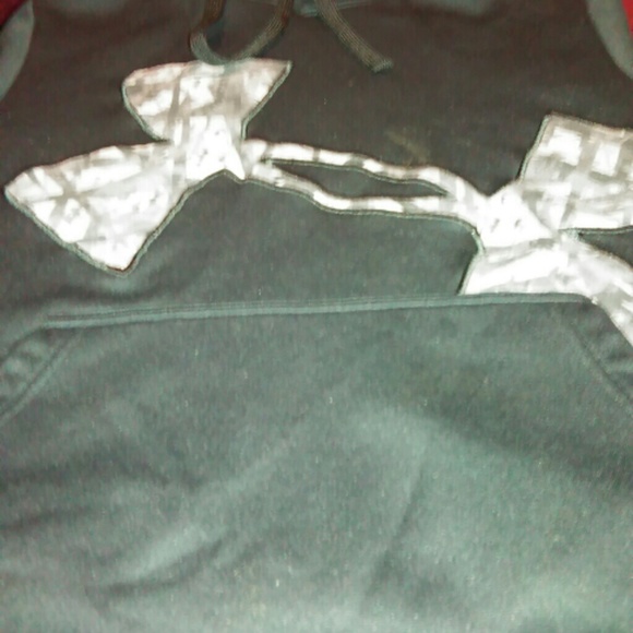 Under armor sweatshirt
