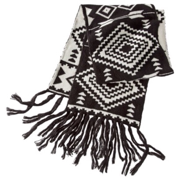Black and white Aztec print scarf