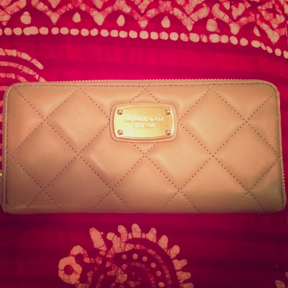 Micheal Kors wallet