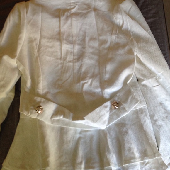 The tag says XXL but it fits like a American M - Picture 2 of 5