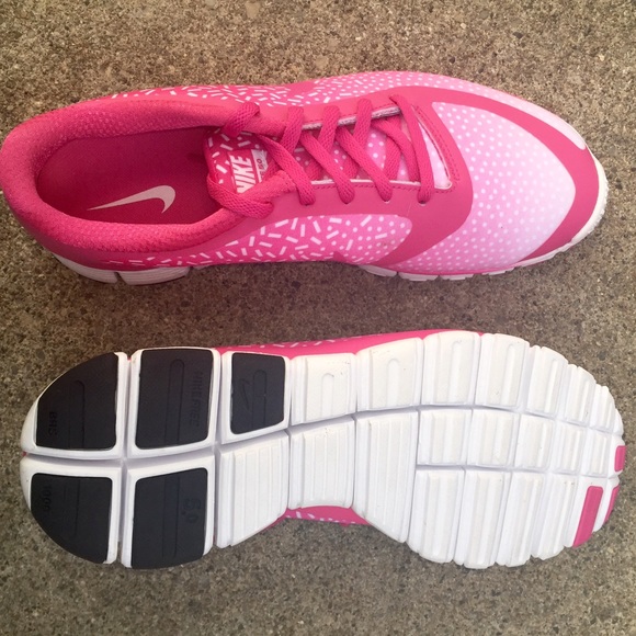nike shoes sold near me